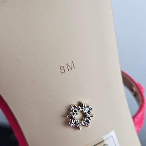 White House Black Market "Brooklyn" Pink Studded T-Strap‎ Heeled Sandals Size 8M - Picture 11 of 13